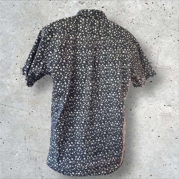 Matix Garage Men's Blue Button-up Short Sleeve Shirt Skulls Tools Size Large - Picture 5 of 10